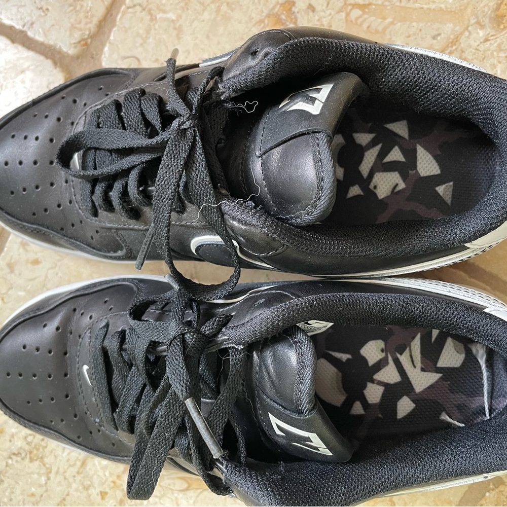 Nike Colin Kaepernick - Size 7.5 Used - image 2